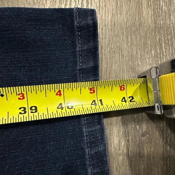 Women’s Lee Classic Fit Navy Blue Denim Jeans with Embroidered Pockets, Size 10. - Picture 8 of 14